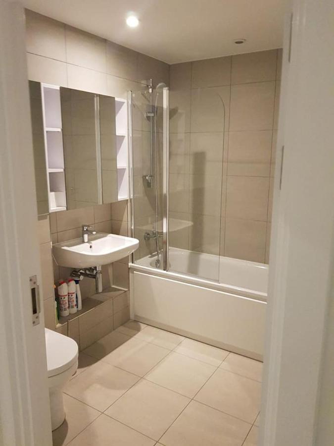 High View Two Bedroom Apartment In Woolwich ลอนดอน ภายนอก รูปภาพ