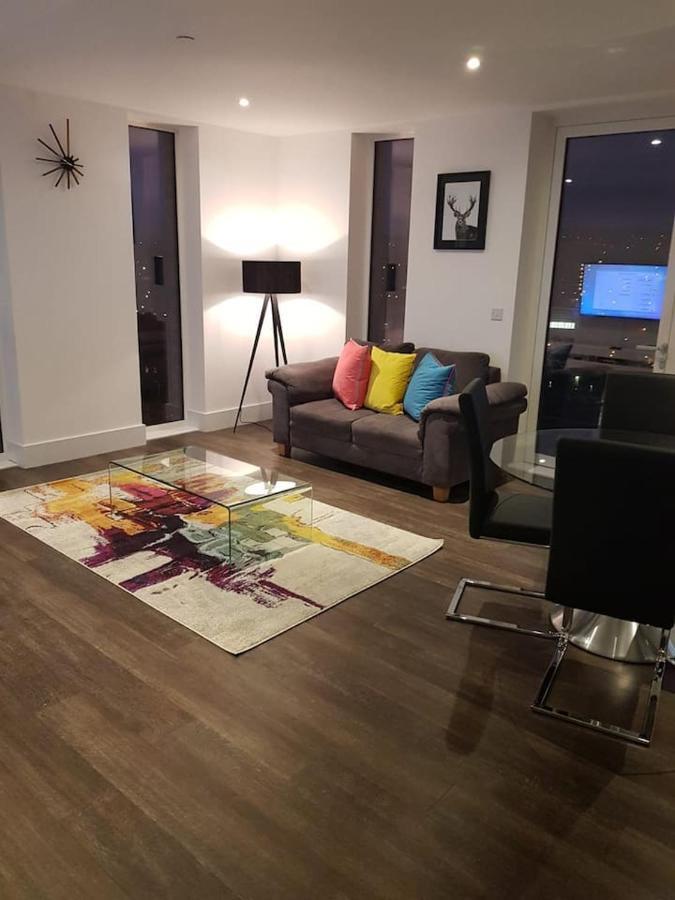 High View Two Bedroom Apartment In Woolwich ลอนดอน ภายนอก รูปภาพ