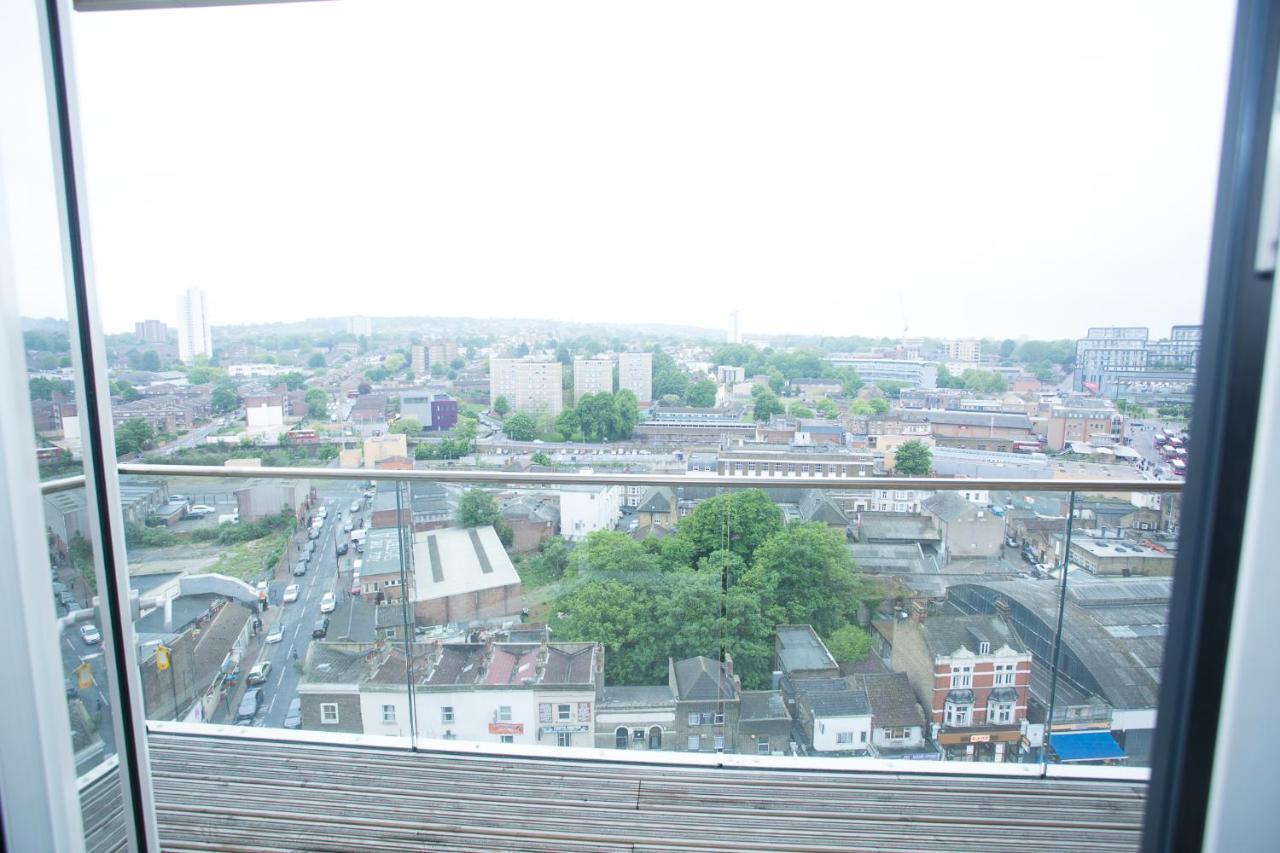 High View Two Bedroom Apartment In Woolwich ลอนดอน ภายนอก รูปภาพ