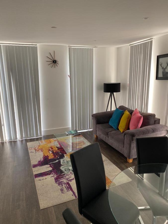 High View Two Bedroom Apartment In Woolwich ลอนดอน ภายนอก รูปภาพ