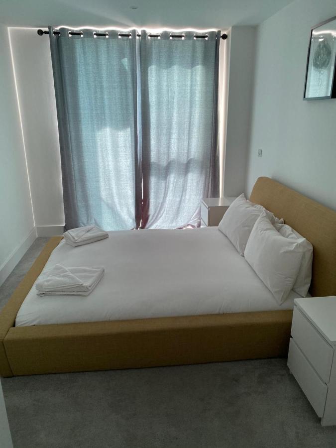 High View Two Bedroom Apartment In Woolwich ลอนดอน ภายนอก รูปภาพ